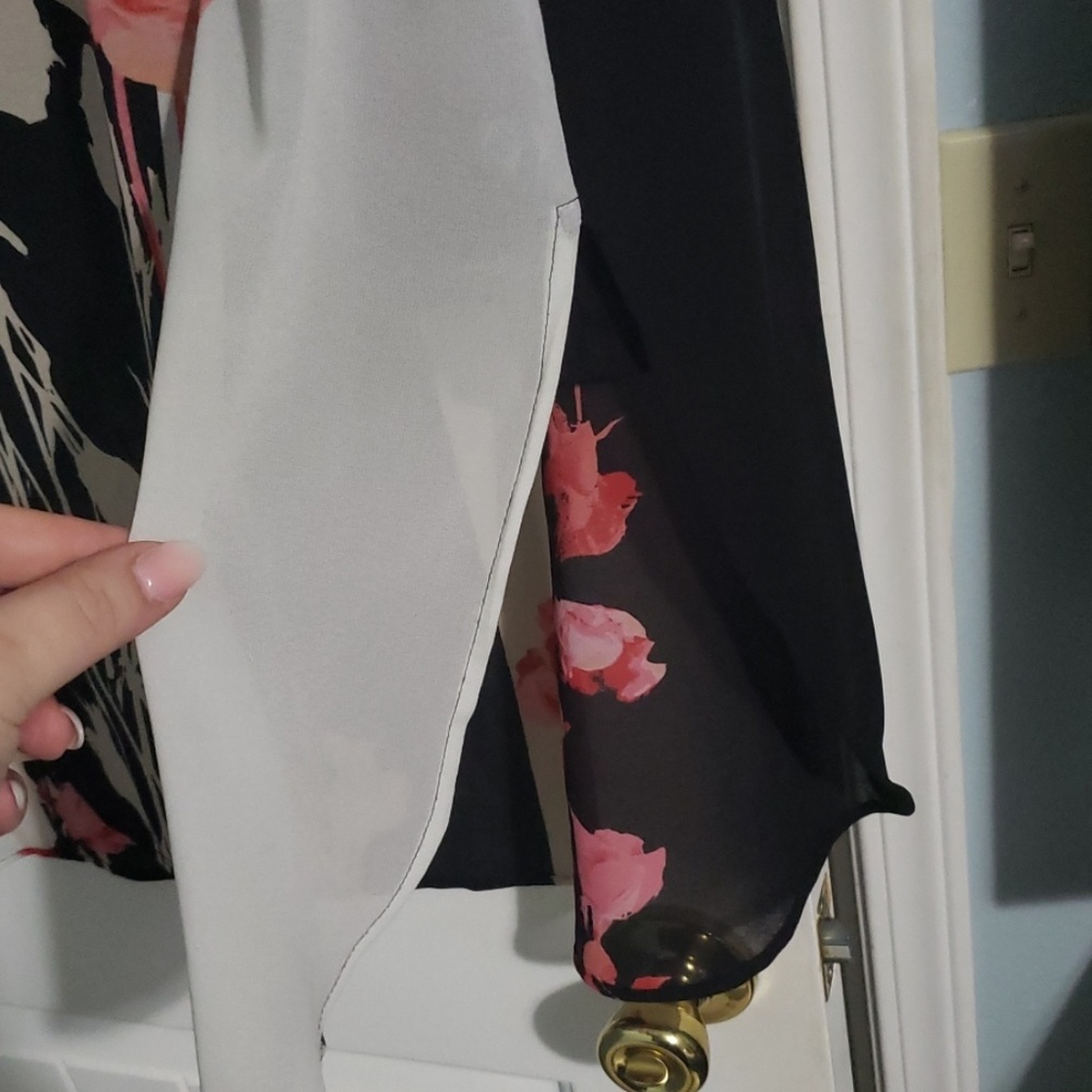 Blouse - Picture 2 of 2